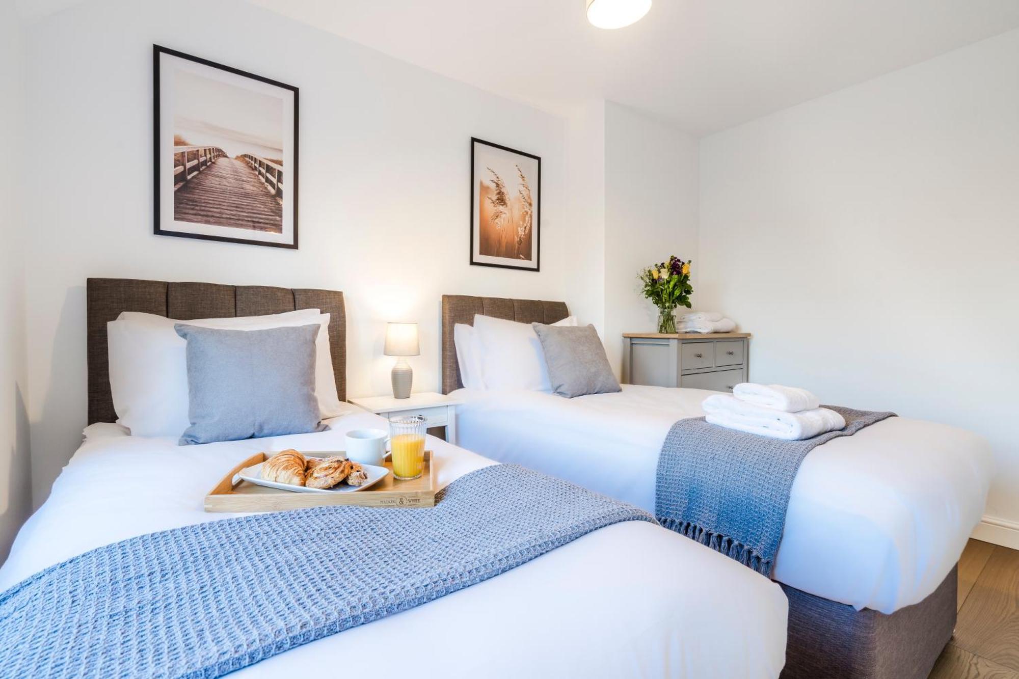 Cozy 3 Bedroom Terrace Cottage In エプソム エクステリア 写真